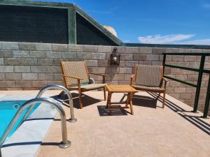 Bazén v ubytovaní ÁTICO DUPLEX ESPECTACULAR MARMOLADO con PISCINA PRIVADA! alebo v jeho blízkosti