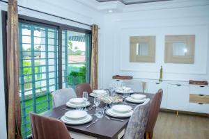 Φωτογραφία από το άλμπουμ του La Haussmannienne Place στο Αμπιτζάν