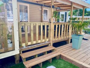 Mobil home 3 chb tout confort, Espace Enfants - Claouey Cap Ferret外面的花园