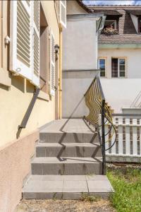 Το κτήριο όπου στεγάζεται  το διαμέρισμα