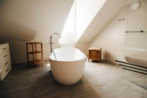 Bilik mandi di Hotel Forea