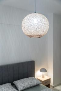 Ένα ή περισσότερα κρεβάτια σε δωμάτιο στο Ninas Central apartment +23 φωτογραφίες