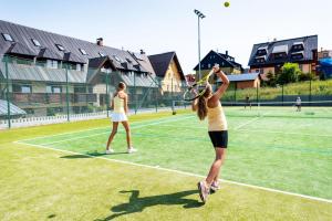 Tenis alebo squash v ubytovaní Domecheck Boží Dar alebo jeho okolí