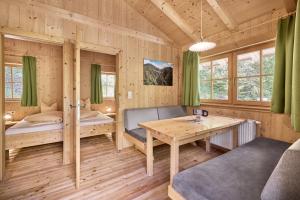 Postel nebo postele na pokoji v ubytování AREA 47 - Tirol