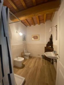 Phòng tắm tại Campora House +94 ảnh