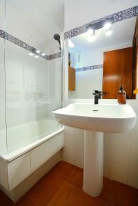Fotografia z galérie ubytovania Apartamento con piscina en Pedras Negras v destinácii Pontevedra