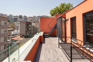 Fotografie z fotogalerie ubytování Decent apartment with a magnificent terrace , view v destinaci Istanbul