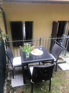 Patio nebo venkovní prostory v ubytování Casa Ambra, 50m vom Comer See, 2 private Parkplätze
