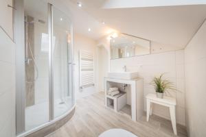 Vannituba majutusasutuses Silbermöwe +7 fotot