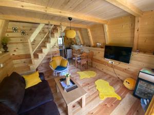 Μια τηλεόραση ή/και κέντρο ψυχαγωγίας στο Family S house - Komarnica