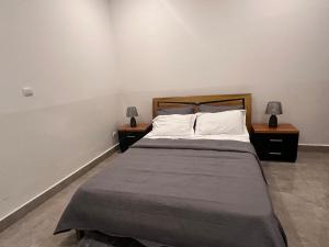 Imagem da galeria de Chambre salon meublé au Wharf em Ponta Negra