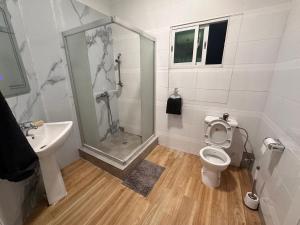 Imagem da galeria de Chambre salon meublé au Wharf em Ponta Negra