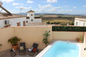 Bazén v ubytování Hostal Benalup Atalaya nebo v jeho okolí