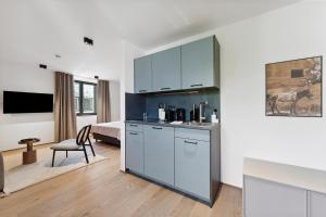 limehome Bad Hall Hauptplatz的厨房或小厨房