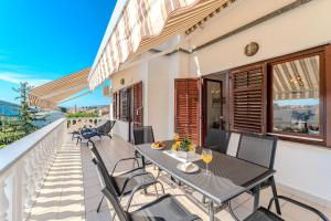 Fotografie z fotogalerie ubytování Tinel Apartment Sukosan v destinaci Sukošan + 35 fotografií