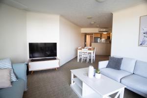 Χώρος καθιστικού στο Resort Style Oasis, 2 Bedroom, 2 Bath, sleeps 6
