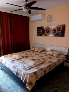 En eller flere senge i et værelse på Laura