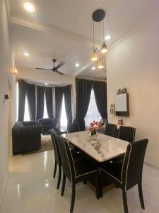 Ruang duduk di TBJ HOMESTAy