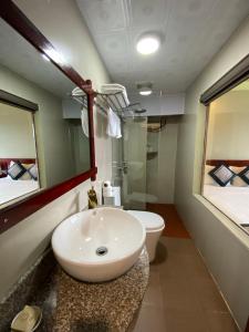 Koupelna v ubytování Botanic Sapa Hotel