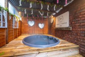 Galeriebild der Unterkunft Lupin Farm Barn - New Barn Conversion in Kings Bromley