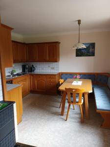 Kuchnia lub aneks kuchenny w obiekcie Haus Moser