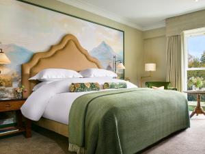 Cama ou camas em um quarto em The Killarney Park