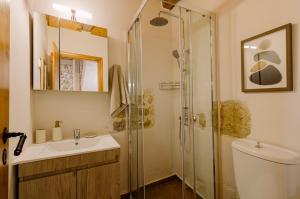 Ένα μπάνιο στο Tonia's Cottage