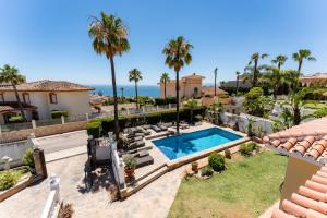 Basen w obiekcie Rustic Spanish Villa Saltwater Pool lub w pobliżu