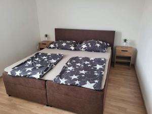 Postel nebo postele na pokoji v ubytování Vysočina, Fryšava 199 - Chalupa pod kopcem
