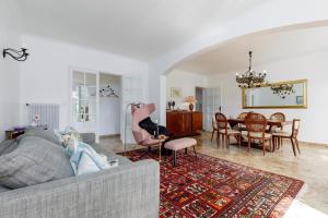 Χώρος καθιστικού στο Provenzalische Villa Berta - mit Terrasse und Garten in Stadtnähe by Riviera HomeLife +6 φωτογραφίες