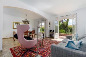 Χώρος καθιστικού στο Provenzalische Villa Berta - mit Terrasse und Garten in Stadtnähe by Riviera HomeLife