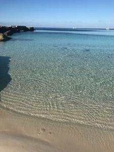 Imagen de la galería de Ric&Cri - fronte mare - 4 posti letto - piscina, en Casa De Giorgis