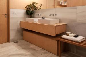 Ένα μπάνιο στο Gloria's Design House +34 φωτογραφίες