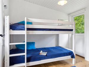 Ένα ή περισσότερα κρεβάτια σε δωμάτιο στο Holiday Home Heidl - 1-3km to the inlet by Interhome