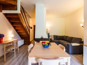 Posezení v ubytování Apartment Chicca by Interhome