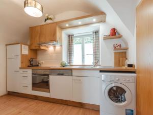 Кухня или мини-кухня в Apartment Rübezahl-1 by Interhome
 +21 фотография