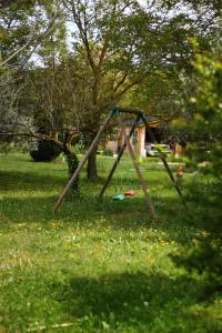 Zona de juegos infantil en Le Clos des Sources