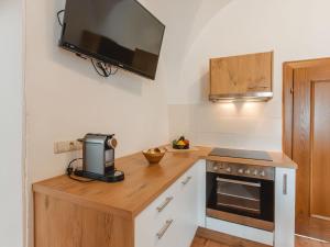 Kuchyňa alebo kuchynka v ubytovaní Apartment Rübezahl-2 by Interhome