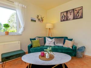 Posezení v ubytování Holiday Home Konrad by Interhome + 15 fotografií