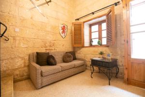 Prostor za sedenje u objektu Sliema Heritage Townhouse Steps to Promenade, August Special Deal