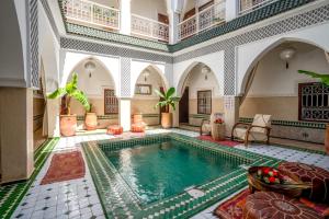 Bazén v ubytování Riad Les Cornes de Gazelle nebo v jeho okolí + 24 fotografií