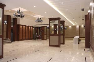 Vstupní hala nebo recepce v ubytování Hotel Golden Nest Thane