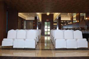Posezení v ubytování Hotel Golden Nest Thane