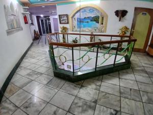 Postel nebo postele na pokoji v ubytování Hotel Taj Plaza, VIP Road, Agra
