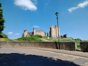 Φωτογραφία από το άλμπουμ του Little House On The Hill Walks Castle Restaurants 2 mins away σε Conisbrough