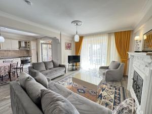 Posezení v ubytování Villa Defne Oludeniz Private Villa