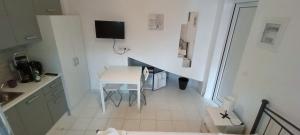 Fotografie z fotogalerie ubytování Mini studio in Kirra , ancient port of Delphi , air condition , WiFi, near the beach v destinaci Kírra + 23 fotografií