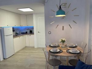 Kuchnia lub aneks kuchenny w obiekcie Przytulny Apartament 100m od plaży