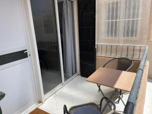 Zdjęcie z galerii obiektu Przytulny Apartament 100m od plaży w mieście Torrevieja