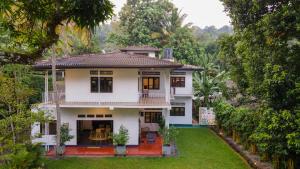 ein Haus mitten im Wald in der Unterkunft Bunkalow in Kandy